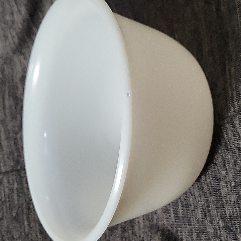 Vintage GE Milk Glass Mixing Bowl, EUC